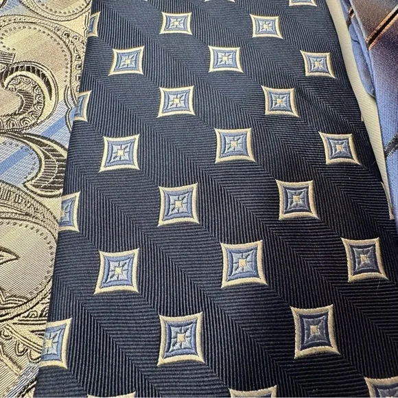 Jos. A. Bank and more Blue and Gray Silk and Linen Tie Collection Set of 5 ties - Picture 9 of 14